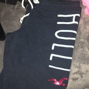 Super cute hollister sweat pants 😍